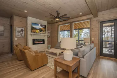 Splash Mountain Lodge 10