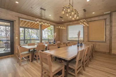 Splash Mountain Lodge 18