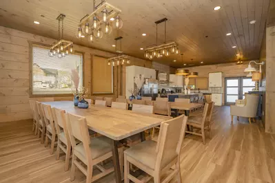 Splash Mountain Lodge 19
