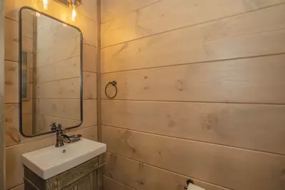 Splash Mountain Lodge 22