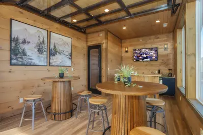 Splash Mountain Lodge 24