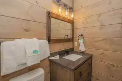 Splash Mountain Lodge 49