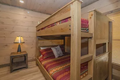 Splash Mountain Lodge 59