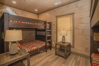 Splash Mountain Lodge 62