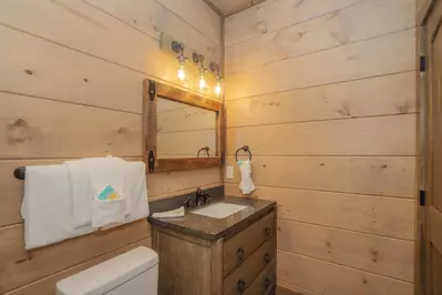 Splash Mountain Lodge 74
