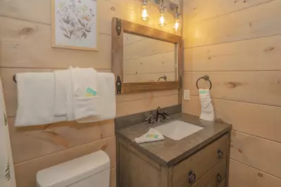 Splash Mountain Lodge 103