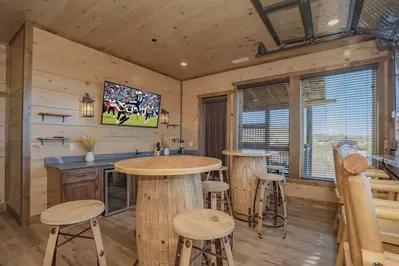 RoofTop Summit Lodge 29