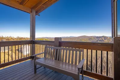 RoofTop Summit Lodge 44