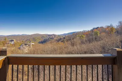 RoofTop Summit Lodge 37