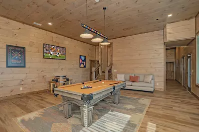RoofTop Summit Lodge 52