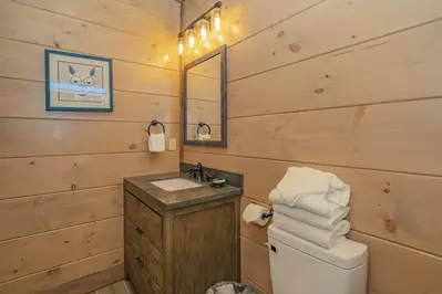 RoofTop Summit Lodge 100