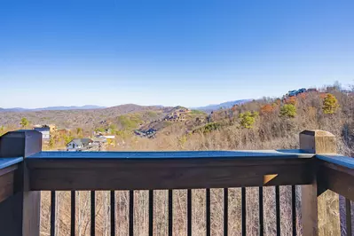 RoofTop Summit Lodge 106