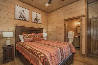 RoofTop Summit Lodge 114