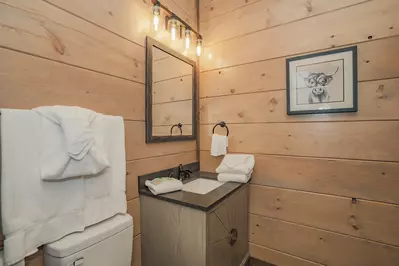 RoofTop Summit Lodge 116
