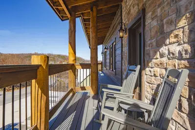 RoofTop Summit Lodge 150
