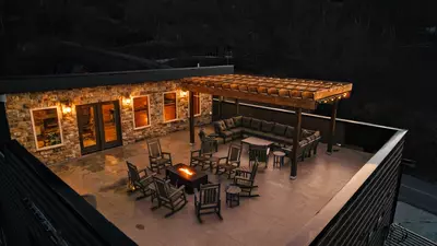 RoofTop Summit Lodge 143