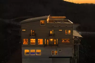 RoofTop Summit Lodge 145