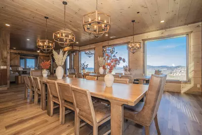 RoofTop Summit Lodge 22