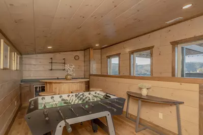 RoofTop Summit Lodge 126