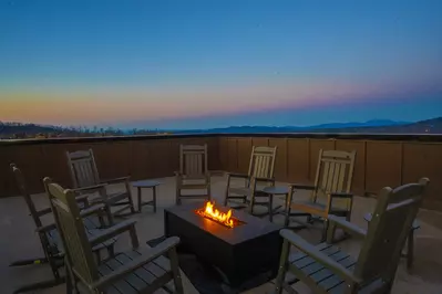 RoofTop Summit Lodge 142