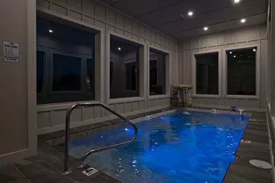 RoofTop Summit Lodge 78