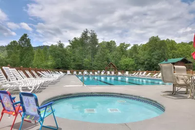 Hickory Hollow Retreat 44