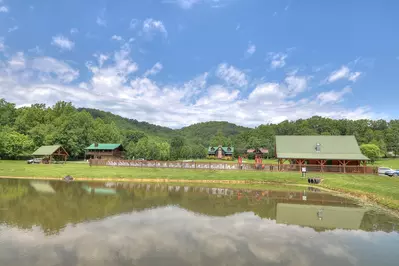 Hickory Hollow Retreat 49