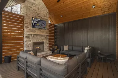 Gatlinburg Country High Life 33