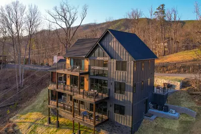 Gatlinburg Country High Life 104