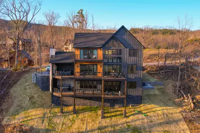 Gatlinburg Country High Life 105