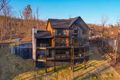 Gatlinburg Country High Life 106