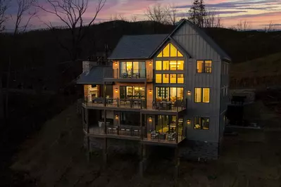 Gatlinburg Country High Life 107