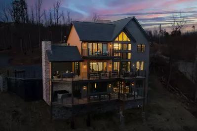 Gatlinburg Country High Life 108