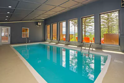 CrestView Lodge