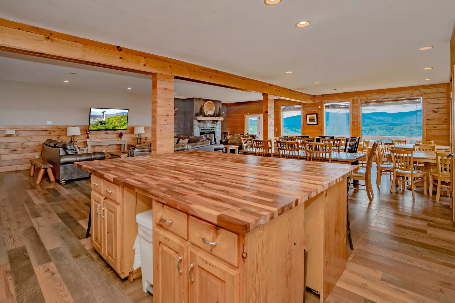 CrestView Lodge