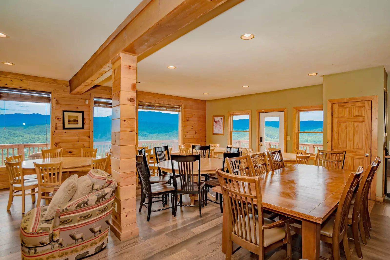CrestView Lodge