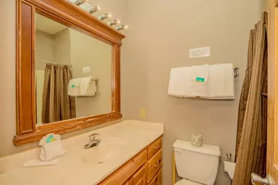 CrestView Lodge 26