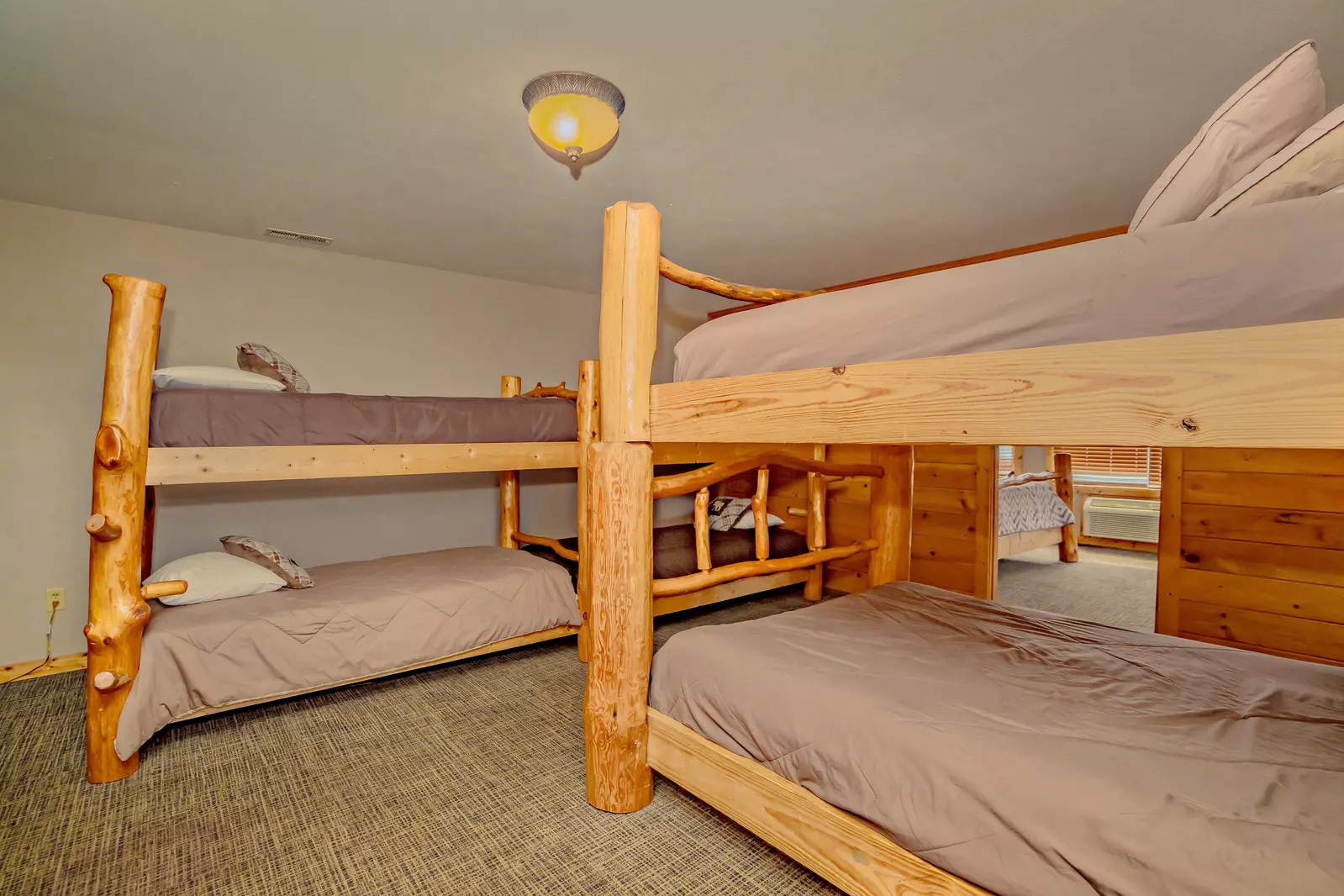 CrestView Lodge