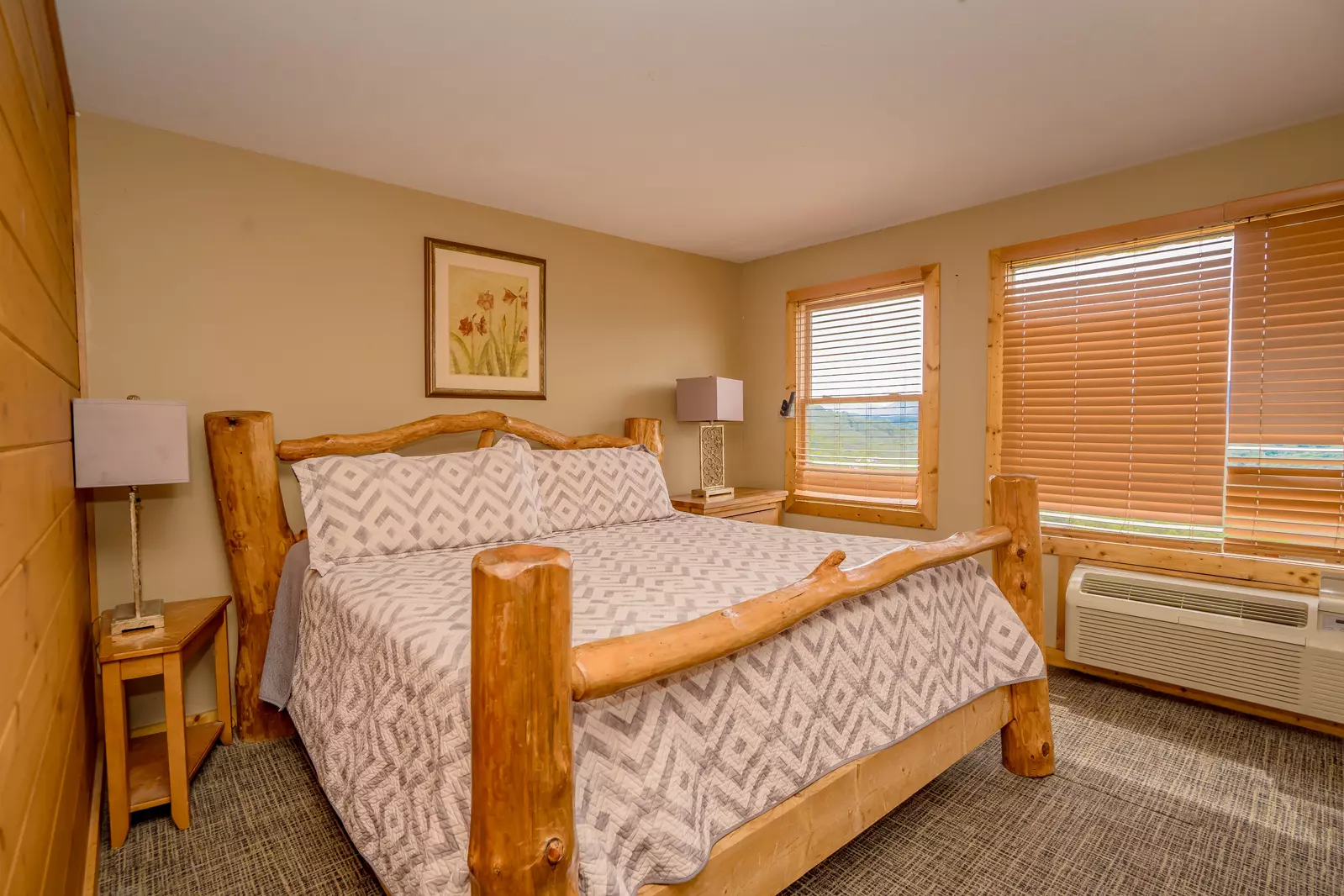 CrestView Lodge
