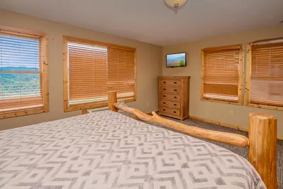 CrestView Lodge 43