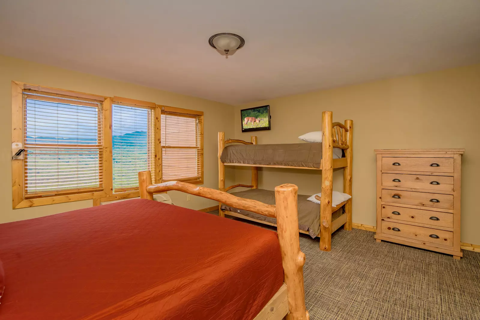 CrestView Lodge