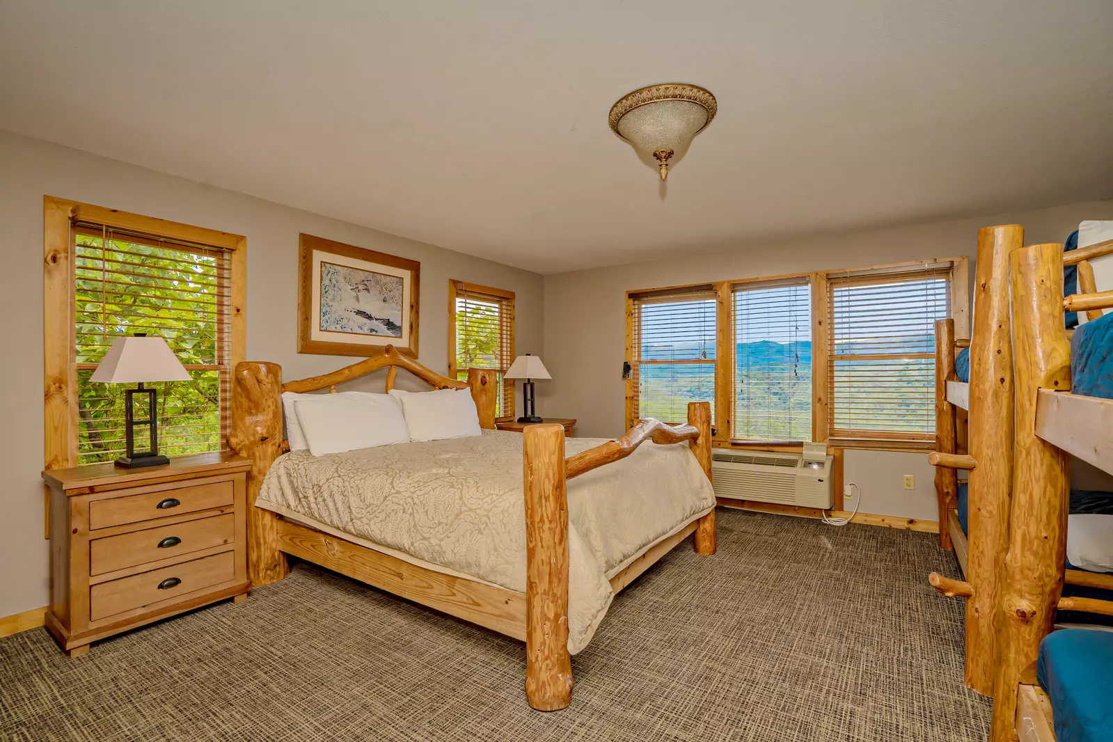 CrestView Lodge