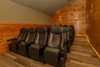 CrestView Lodge 63