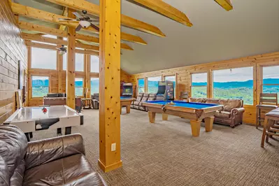 CrestView Lodge