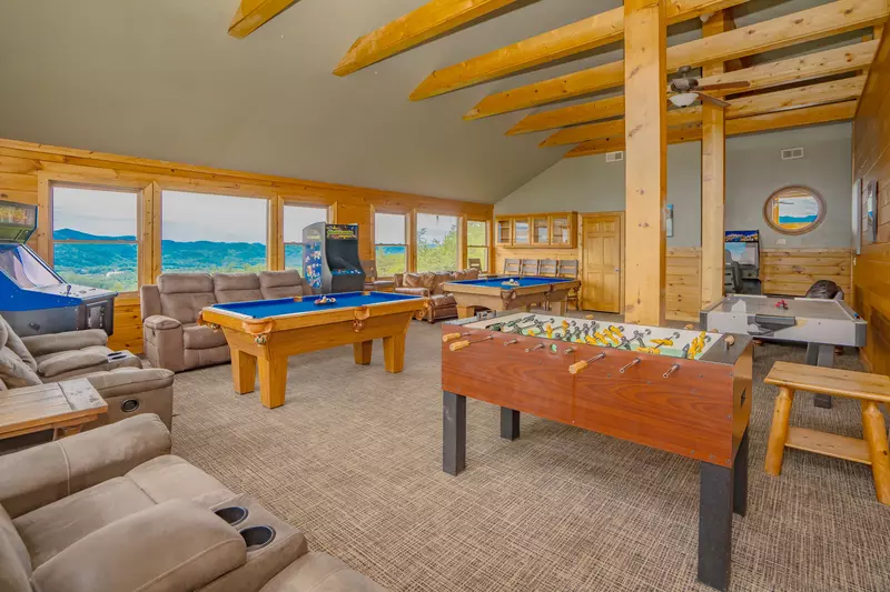 CrestView Lodge