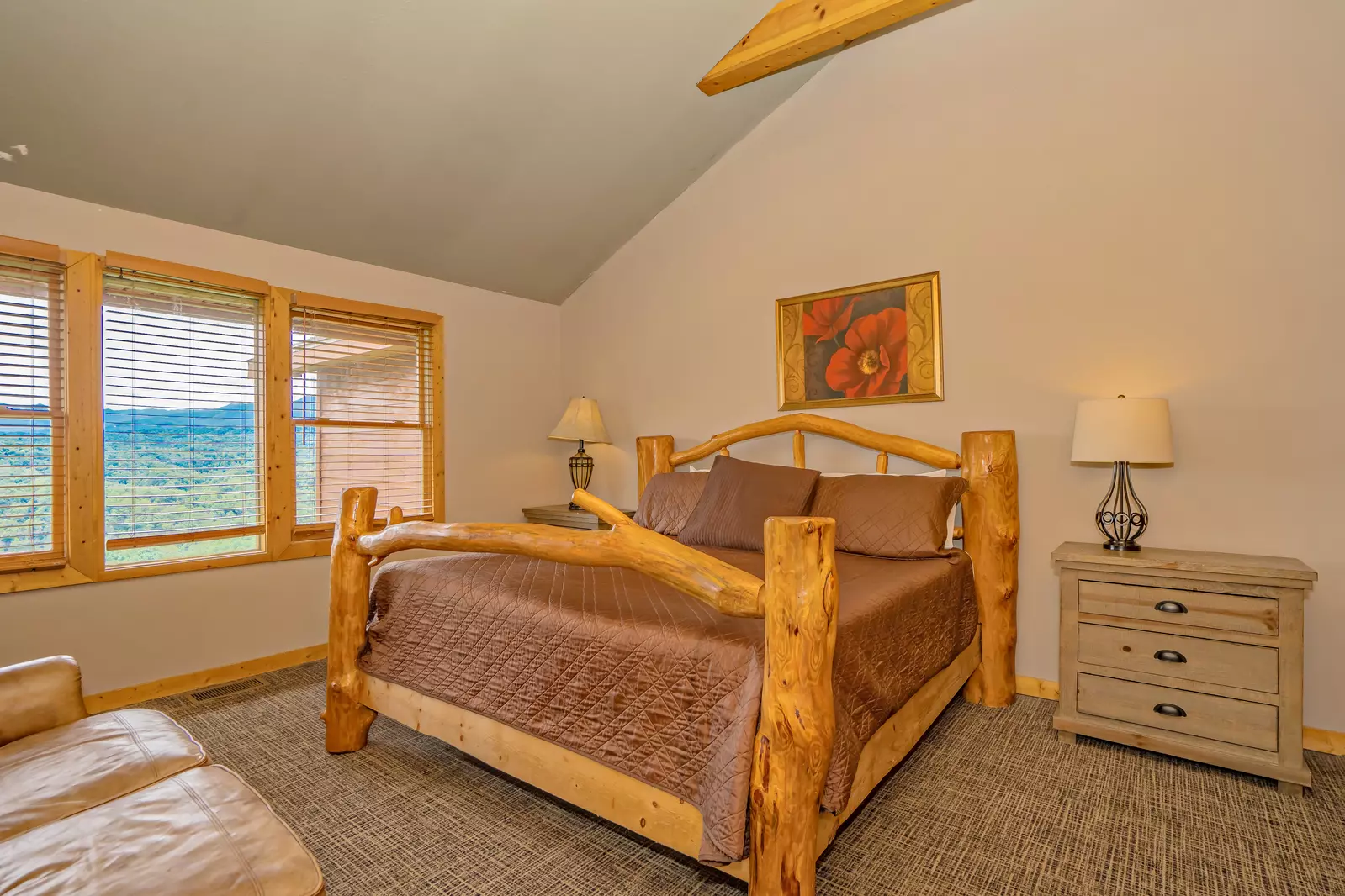 CrestView Lodge