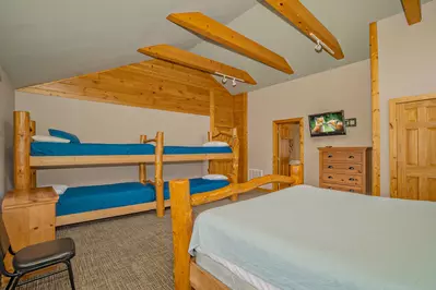 CrestView Lodge 75