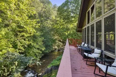 Bear Lodge at Bent Creek