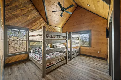 Smoky Mountain Hideaway 19