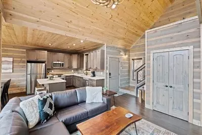 Dreamy Views @ Timber Cove